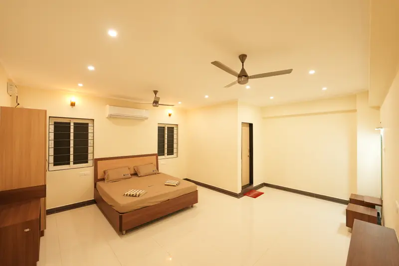 Groom Room 2